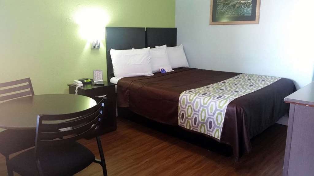 Americas Best Value Inn And Suites Groves Номер фото